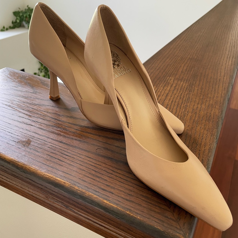 Vince Camuto Nude Leather Pointed-Toe Pumps - Picture 3 of 4